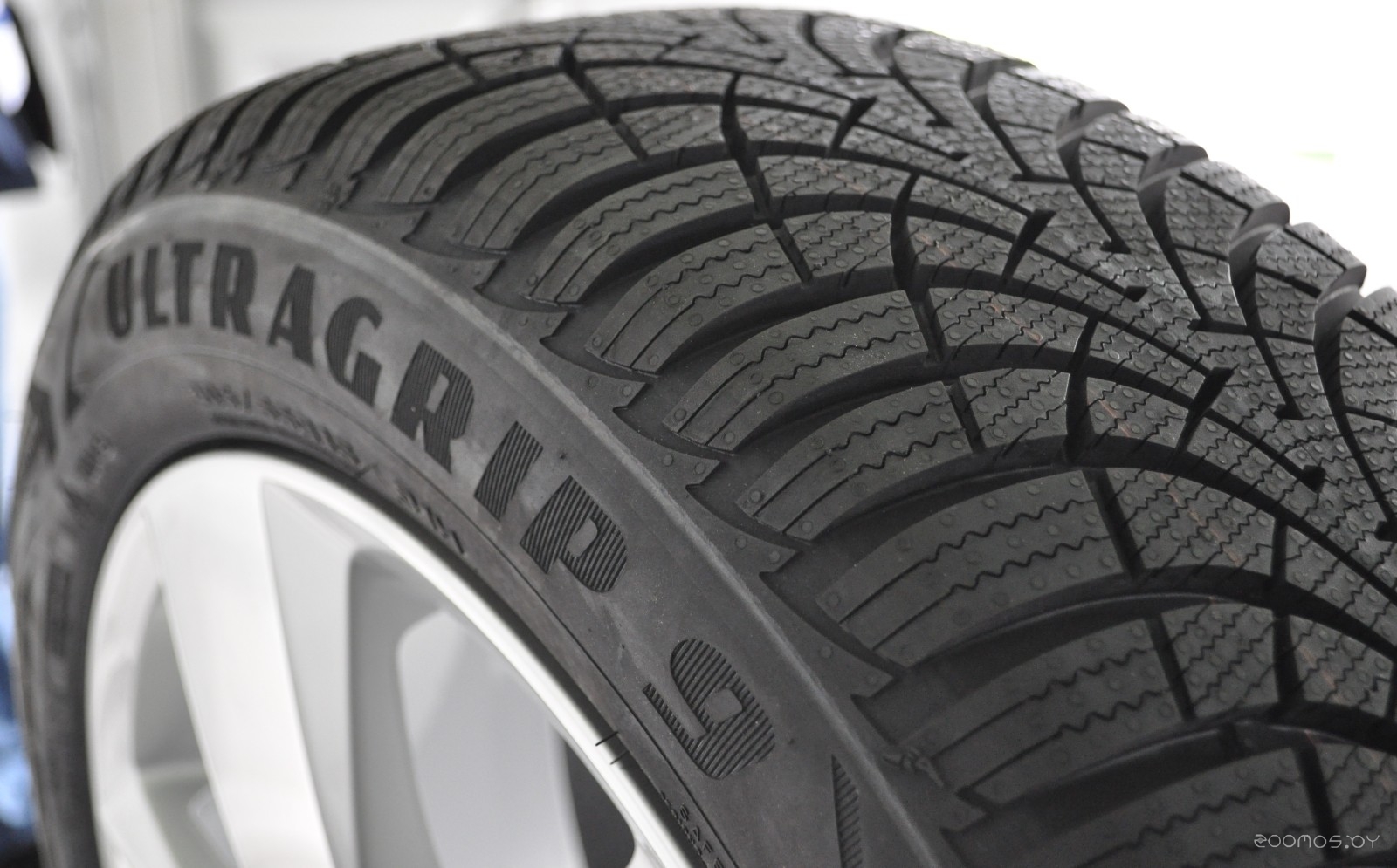 Автомобильная шина Goodyear Ultra Grip 9 plus 185/60 R15 84T, фото 3