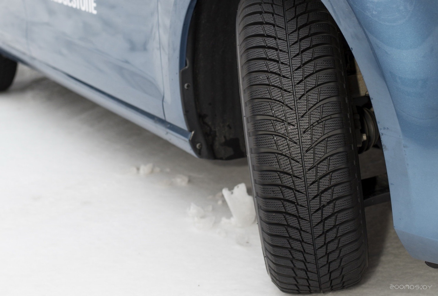 Автомобильные шины Bridgestone Blizzak LM001 285/45R21 113V, фото 2