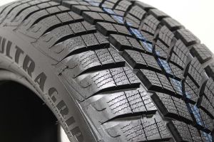 Шина Goodyear UltraGrip Performance+ 225/60R18 104V