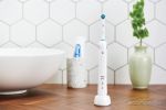 Электрическая зубная щетка Oral-B Smart 4100 Sensitive