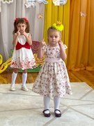 Маму поздравляют малыши