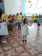 Праздники в группах  "Мамин день"
