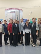 Сегодня учащиеся и педагоги школы посетили уникальную выставку с одноименным названием, посвященную истории и современности Беларуси в картинной галерее имени Е.Е. Моисеенко «В единстве народа – будущее страны»