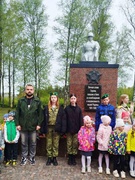 Возложение цветов к памятнику воинам Великой отечественной войны