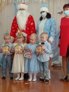 Новогодний утренник  в разновозрастной группе от 2 до 4 лет