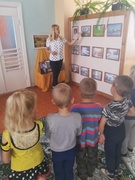 На выставке "Художники Ельщины"