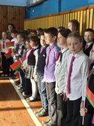 12 мая прошла торжественная линейка, посвящённая Государственному флагу, Государственному гербу и Государственному гимну Республики Беларусь