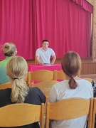 Агульнашкольны бацькоўскі сход " Сям'я і школа-погляд у адным напрамку"