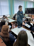 Инспектор РОЧС Шундиков Д.Ю. провел беседу с учащимися  по пожарной безопасности, профориентация