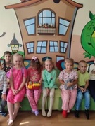 Поход в детскую библиотеку "Книжный домик"