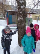 Экскурсия в сквер "Наблюдение за деревьями зимой", группа "Цветочная полянка"