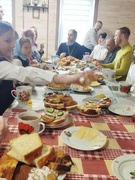 Участие детей в праздничном богослужении и в праздничном ,,сладком столе ,,в храме Святителя Николая Чудотворца ан.Ленино ,, Православные традиции: смысл, идеи, ценности. Пасхальная неделя,,