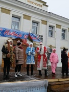 Представления у городской елки