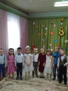 Утренник во второй младшей группе "Солнышко весеннее улыбнулось мамочке"