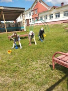 УБОРКА ДЕТСКОЙ ПЛОЩАДКИ
