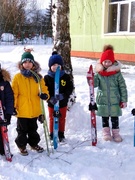 Лыжная прогулка в прекрасный зимний день