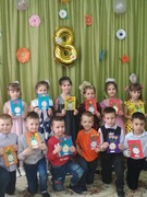 Утренник в старшей группе "А ну-ка девочки!"