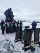 Митинг - реквием у братской могилы воинов - освободителей "День нашей гордости и боли"