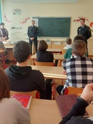 05.02.2025 с учащимися 9- 11 классов  Милошевичской  средней  школы  провёл  профориентационную работу  заместитель начальника  Лельчицкого  РОВД по идеологической работе  Игорь  Александрович Путилов.