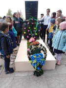 07.05.2022 Ускладанне вянка Славы на брацкай магіле   в. Макарычы