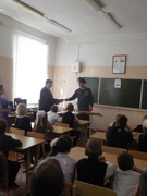 Профилактическая беседа в рамках республиканской акции "В центре внимания- дети!"