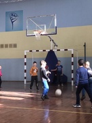 ВПРАВО, ВЛЕВО ПРОКАТИ,ТОЛЬКО МЯЧ НЕ УПУСТИ