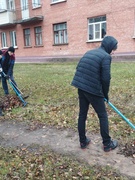 Учащиеся Гимназии г.Быхова совместно с сотрудниками учреждения приняли активное участие в  трудовой акции