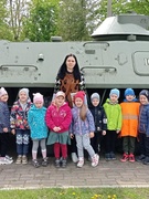 Экскурсия детей средней и старшей группы  к памятнику освобождения (пушка) и к памятнику воинам-освободителям