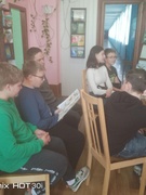 19 апреля библиотекарь Алла Самойлович провела информационный час «Чернобыль болит, учит, предупреждает» с учащимися 7 класса