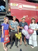 Отцам-хлеборобам поклонимся низко!