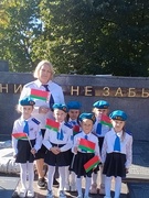 Образовательный проект "Юные патриоты". Открытие группы.Возложение цветов