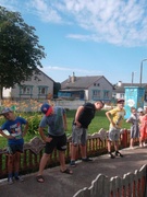 Оздоровительная площадка: утренняя зарядка в лагере