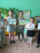 "Я буду вам Победу рисовать, И звёздный дождь из праздничных салютов...."