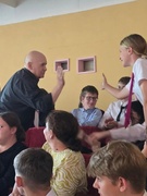 Сегодня для учащихся городских школ была организована концертная программа "Беларусь в моем сердце! "