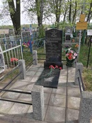 Уборка мест воинских захоронений в рамках Республиканской акции "Вахта Памяти", приурочена к Году благоустройства и празднованию 80-й годовщины Победы советского народа в Великой Отечественной войне