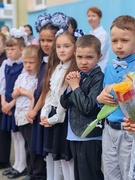 В день, озаренный яркими лучами весеннего солнца, в ГУО "Юровичская СШ" прошёл последний звонок для для выпускников 9-х и 11-х классов