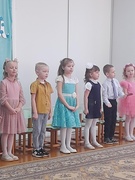 И весна для мамы, и песни, и стихи