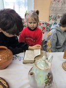 Рождественский сочельник в нашем школьном музее "Хата з матчынай душою". Принимаем гостей, ГУО "Коротьковская средняя школа".