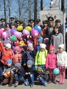 Возложение цветов к памятнику (май 2017 г.)
