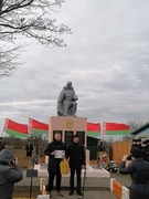 Захоронение останков красноармейца в  братской  могиле д. Потаповка Митинг памяти.