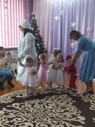 Новогодний праздник в 1-й младшей группе