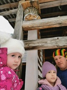 Семья Карпович Алисы (группа «Гномики») участвует  в районном экологическом конкурсе «Новый дом для синички»