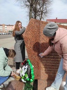 Члены ПО ОО "БРСМ" СШ 11 г. Лиды приняли участие в акции "Сделаем наши улицы чище". Активисты навели порядок на памятнике освободителям города Лиды по улице Советской, памятнике воинам интернационалистам "Журавли" и на территории, прилегающей к памятникам