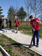Волонтерские отряды БРПО, БРСМ, "Доброе сердце" приняли активное участие по благоусройству территорий памятников