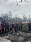 22 марта 1943 года фашисты согнали в сарай жителей деревни Хатынь и подожгли. В огне погибли 149 человек, половина из них – дети.