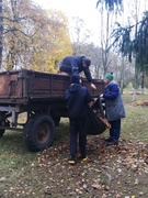 Трудовой десант по наведению порядка на территории, прилегающей к учреждению образования