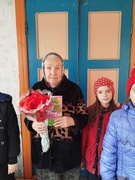 С благодарностью в сердце: второклассники поздравили бывших узников фашизма