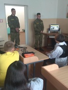 Занятия ЮДП провёл заместитель начальника погранзаставы "Гребени" лейтенант Бобров Д.В.