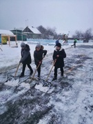 21.11.2022. Учащиеся нашей школы всегда с большим желанием приводят территорию школы в порядок