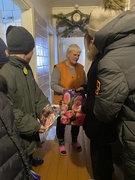 Валанцёрскі атрад "Клопат" працягвае наведванне адзінокіх пажылых людзей і ветэранаў педагагічнай працы ў рамках дабрачыннай рэспубліканскай акцыі "От всей души".